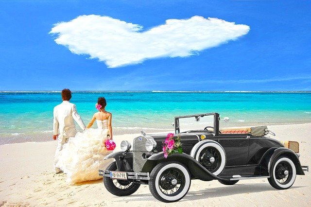 Oldtimer Bride And Groom  - Myriams-Fotos / Pixabay